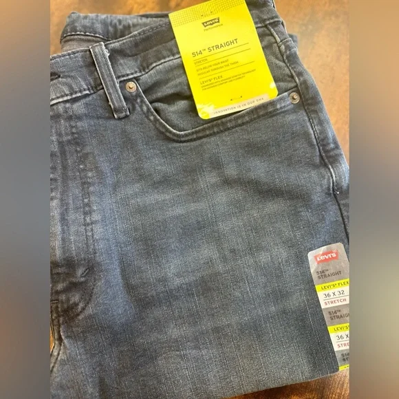 NWT: Men's 36 x 32, Levi's 514, Straight Fit, Dark Wash, MSRP $79.50SAVE
